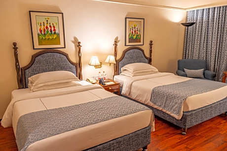Deluxe Room Twin Beds