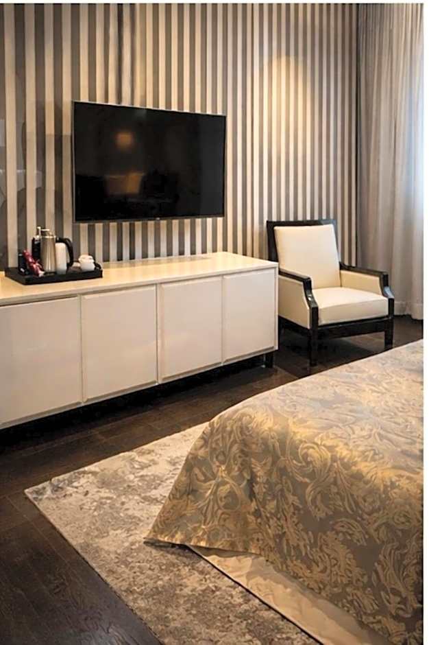 Hotel 9