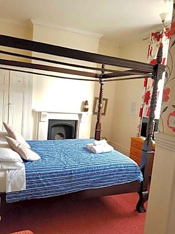 Superior-Triple room-Ensuite with Shower-Four Poster