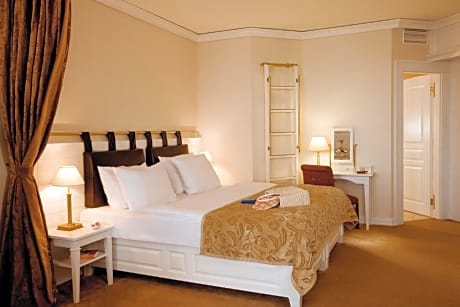 Skipper's Cabin Sea View