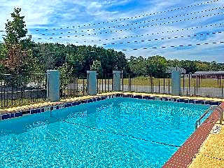 Quality Inn Adairsville