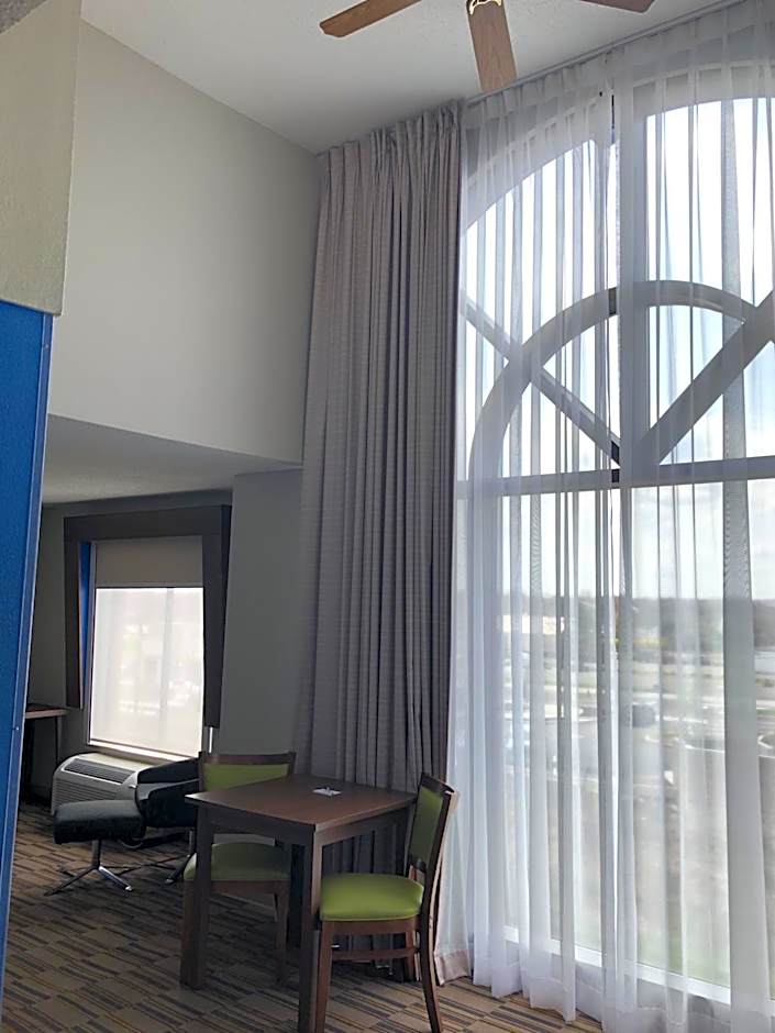 Holiday Inn Express and Suites Quakertown - Allentown Area By IHG