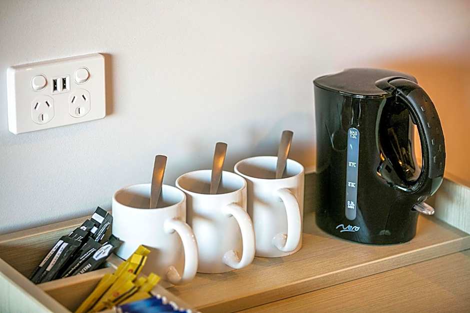 Nightcap at The Cheeky Squire