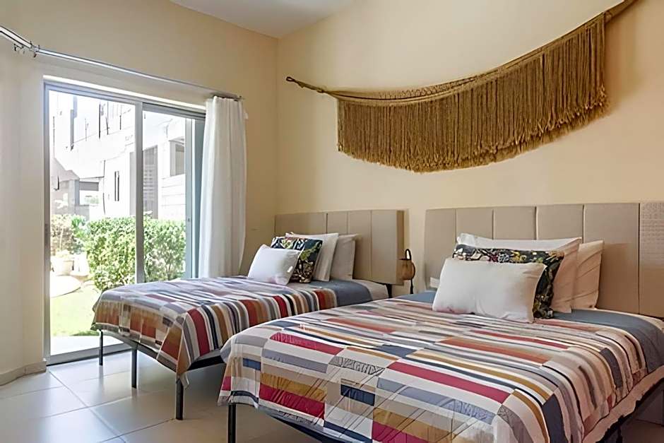 Cozy Place/WiFi/Beach 10 min Walk/Private Pool