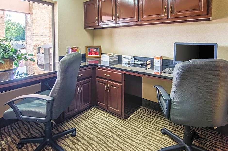 Quality Suites Graham - Burlington South