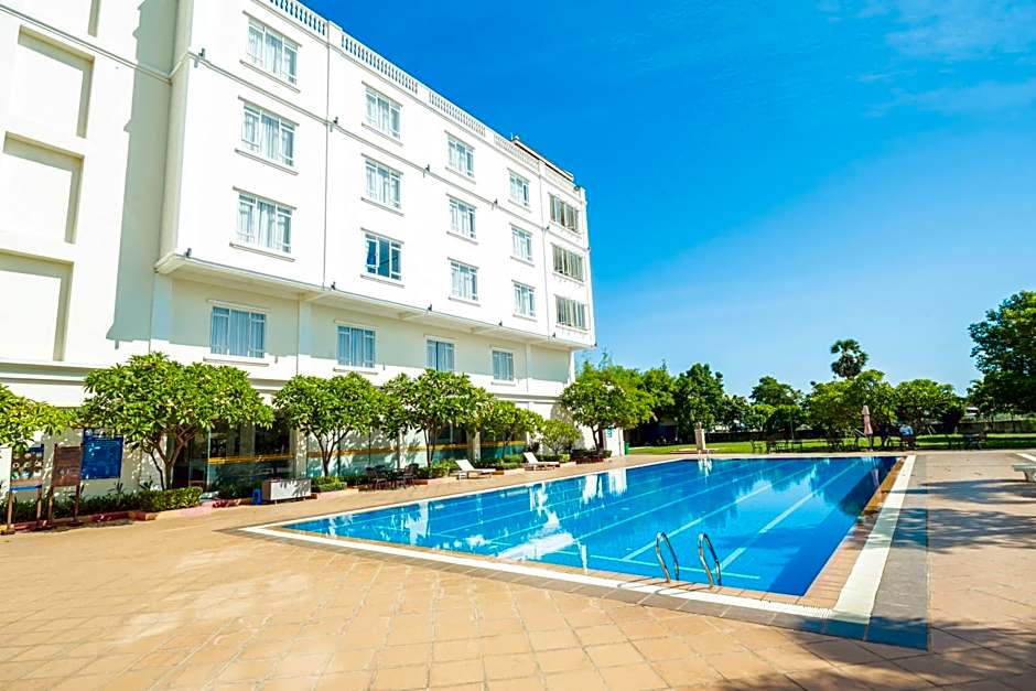Pursat Riverside Hotel & Spa