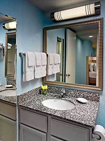 Studio Suite - King - Oven