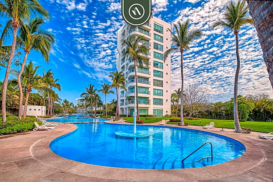 Amazing 2BR Condo with Pool and Access to VIDANTA