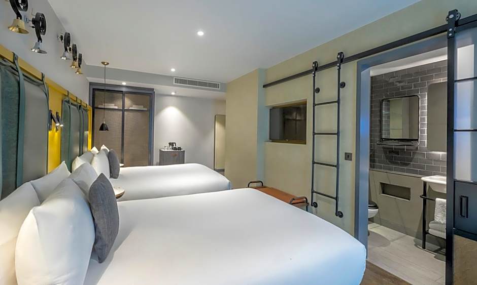 Clayton Hotel City of London