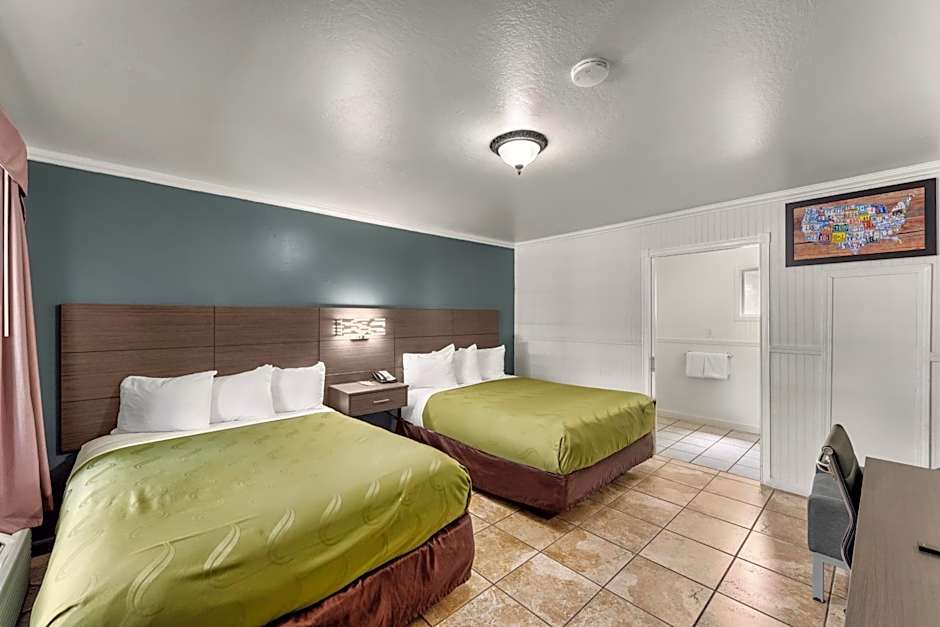 Econo Lodge Inn & Suites Heavenly Village Area