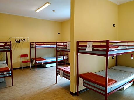 1 Bed in 8 Bed Female Dormitory Room