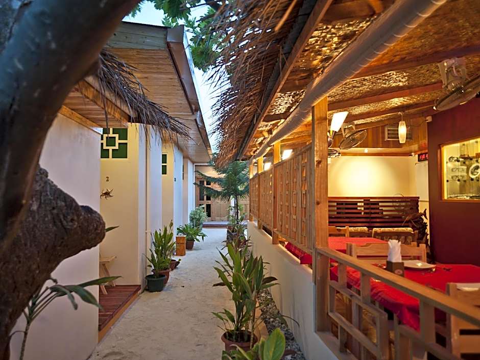 Stingray Beach Inn at Maafushi