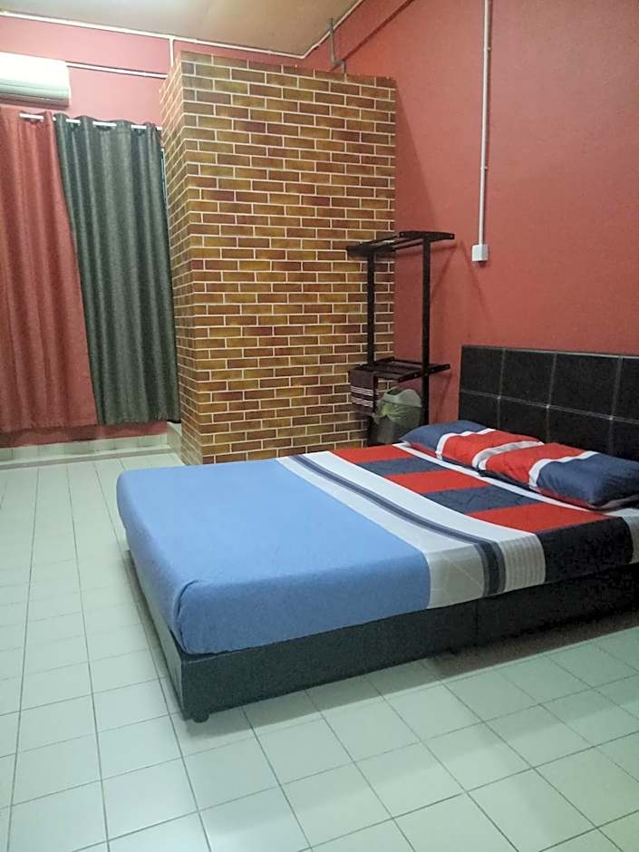 KUALA BESUT JETTY BUDGET HOTEL AIN - In front of Kuala Besut Jetty
