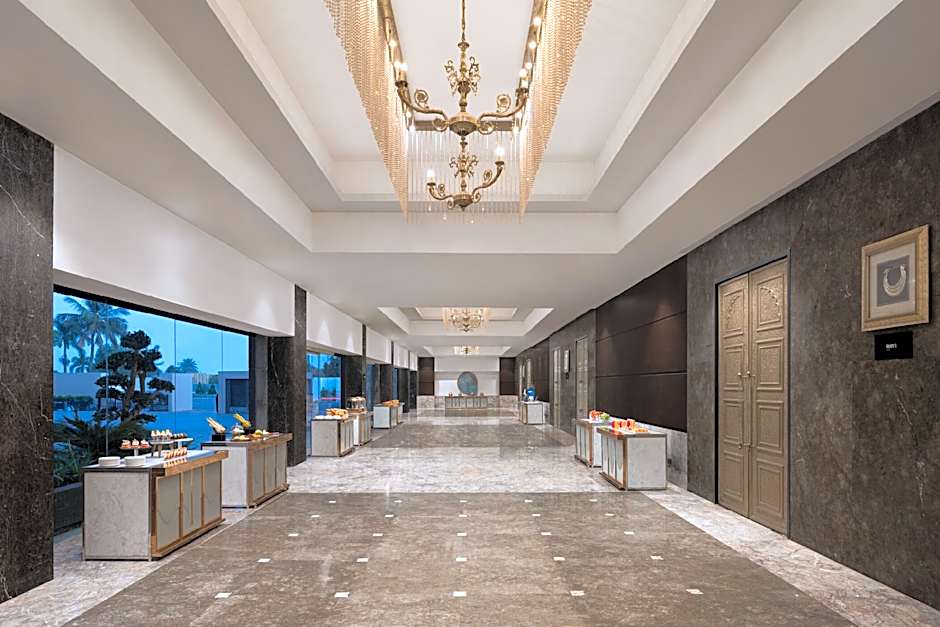 Le Meridien Surat