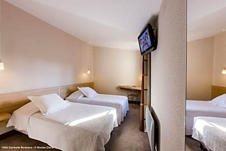 Standard Courtyard View Twin Room