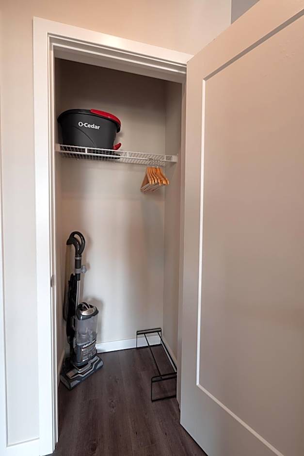 Luxury Furnished Apartments by Hyatus Downtown at Yale