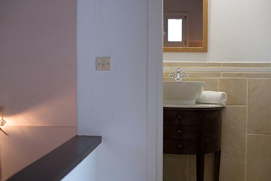 Skiathos Holidays Suites & Villas