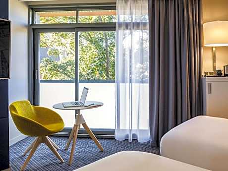 Classic Twin Room with Two Single Beds 2 x 90 x 200