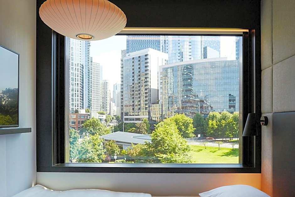 citizenM Seattle South Lake Union