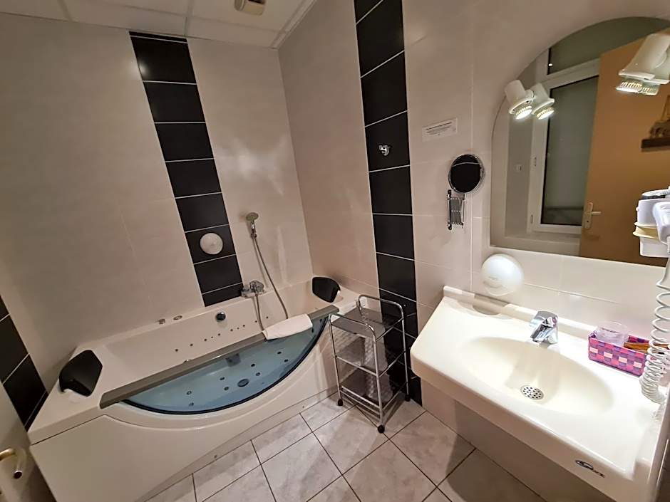 HOSTELLERIE du CANTAL