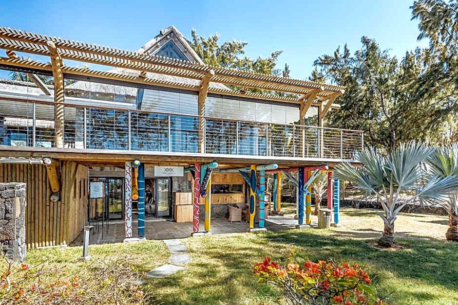 Lagoon Attitude (Adults Only)