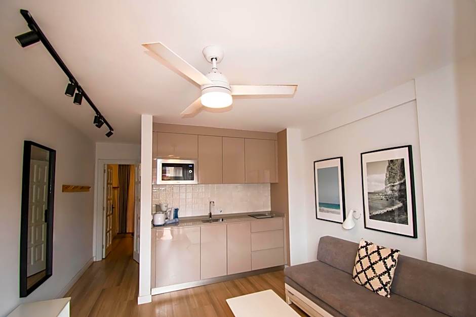 Photo 1 of 7 of Apartment