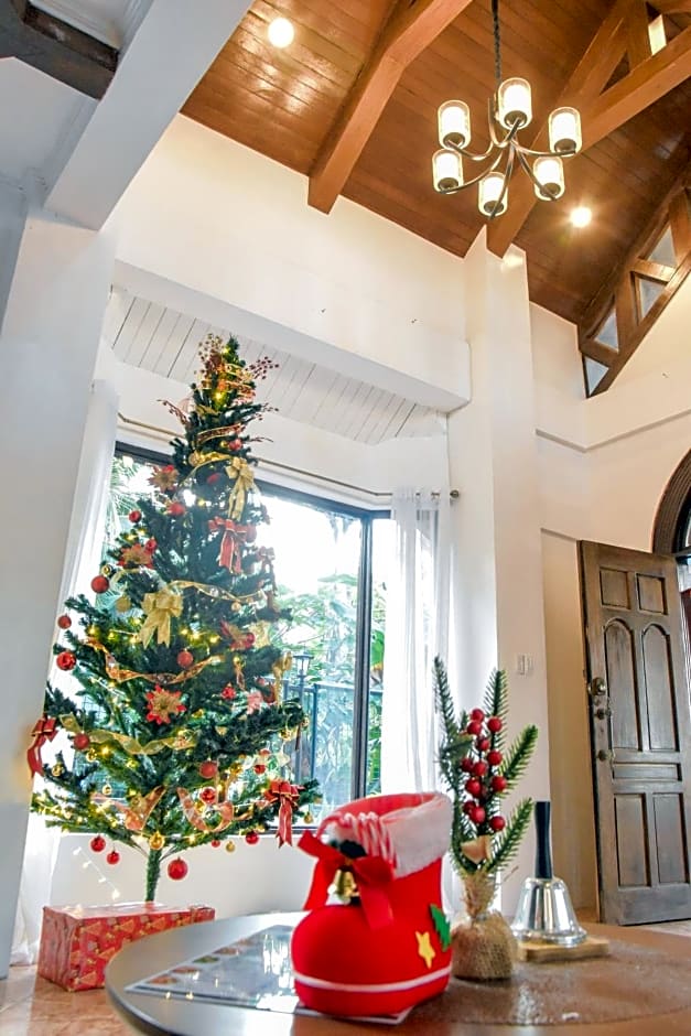 El Castillo Bed and Breakfast