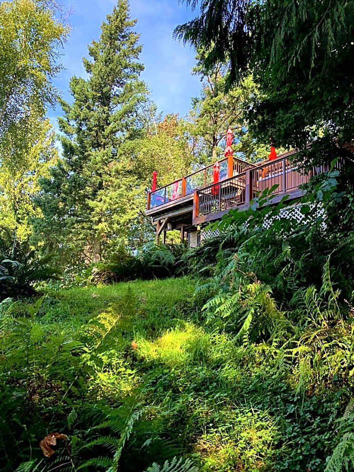 The Fraser River's Edge B&B Lodge