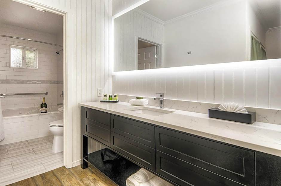 Aggie Inn, an Ascend Collection Hotel