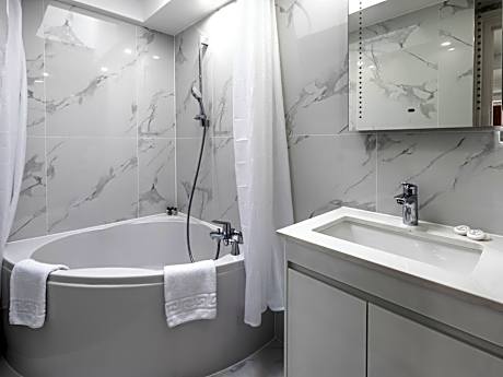 Penthouse (2 Double Beds and 1 Twin Sofa Bed)