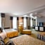 Ambassador Hotel Tulsa, Autograph Collection by Marriott