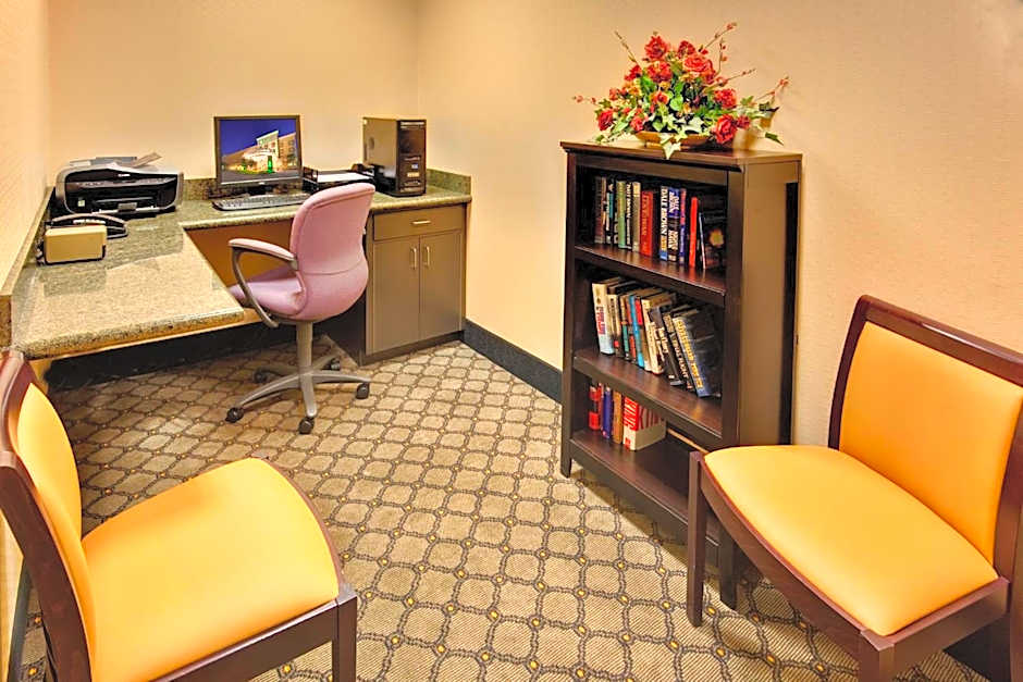 Holiday Inn & Suites Bakersfield by IHG