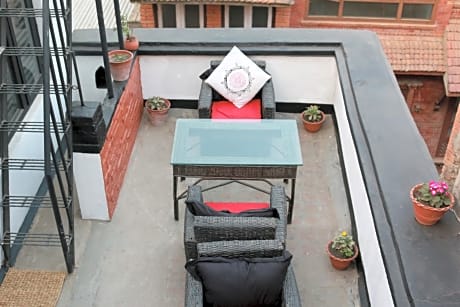 Hira Guest House
