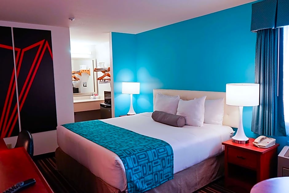 Howard Johnson by Wyndham Salinas