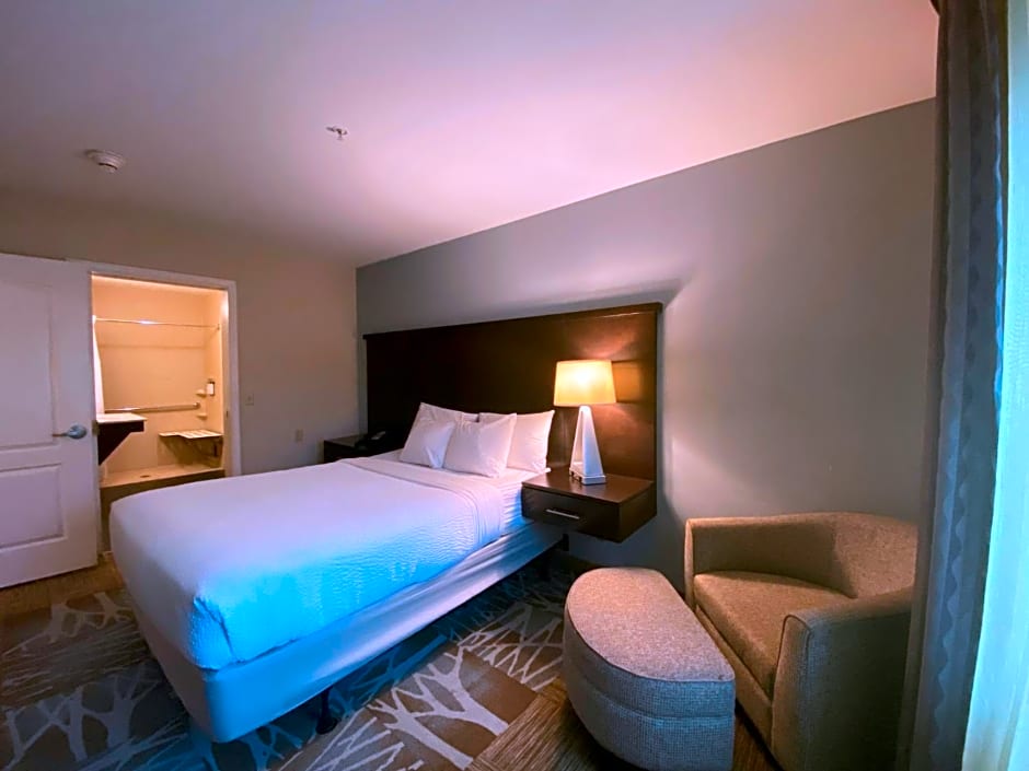 Staybridge Suites Syracuse Liverpool By IHG