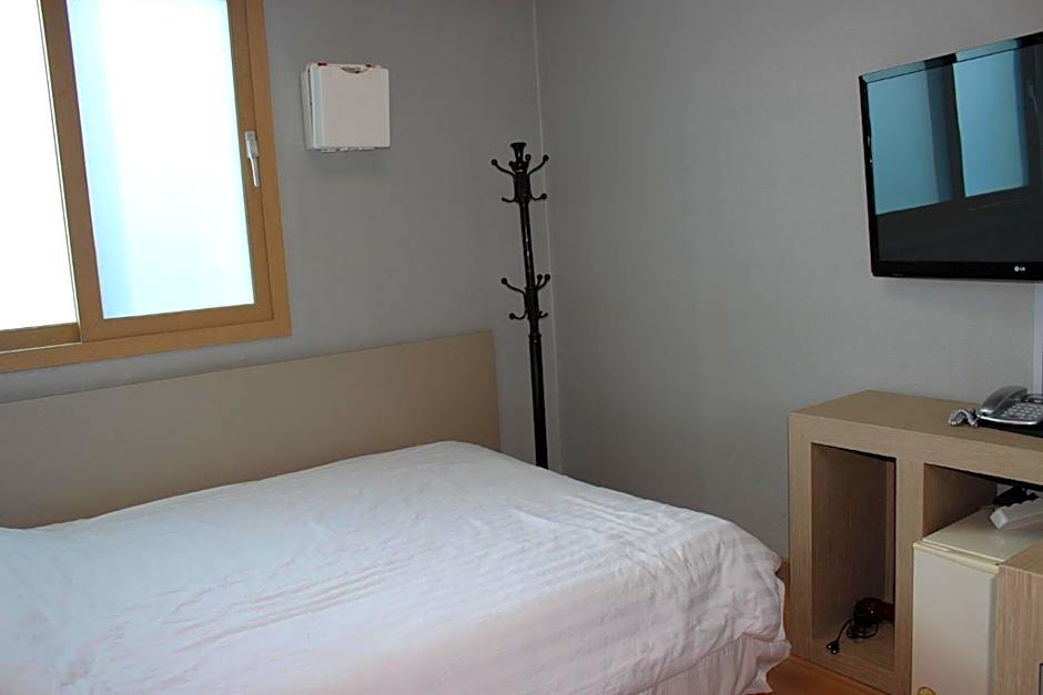 Gipoong Hotel