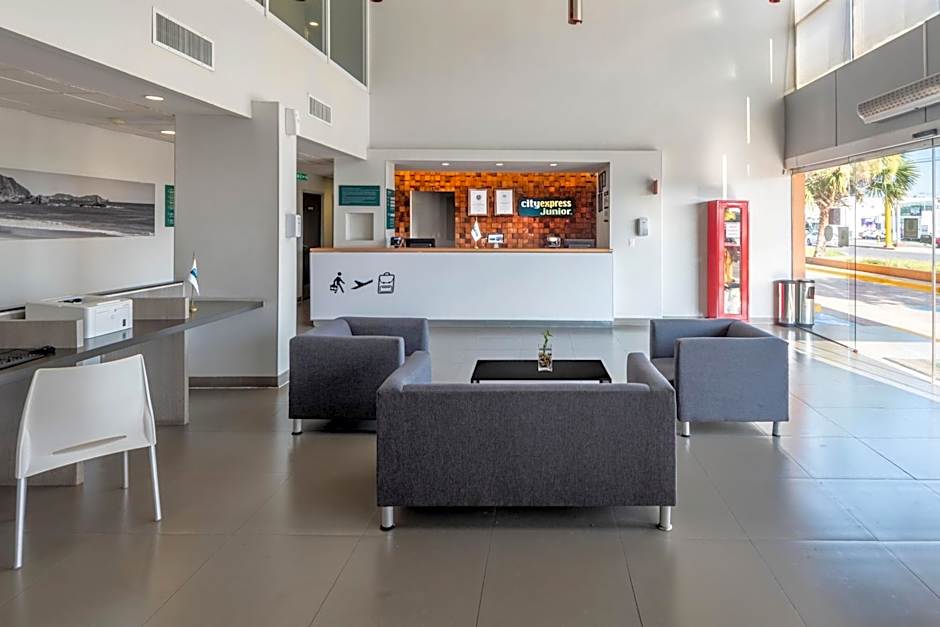 City Express Junior by Marriott Ciudad Del Carmen Aeropuerto