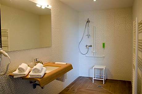 Executive King Room with Sofa Bed - Non-Smoking
