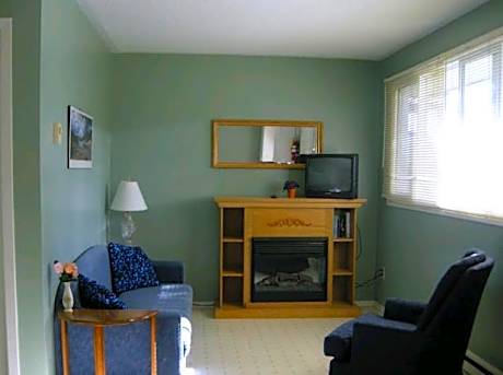 One-Bedroom Cottage