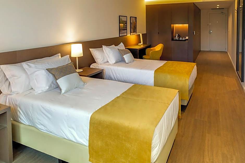 Dazzler by Wyndham La Plata