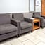 Super 8 by Wyndham McHenry/Fox Lake Area