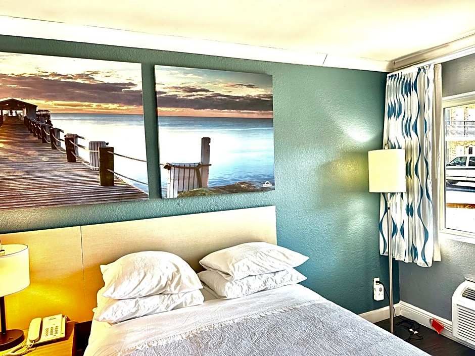Days Inn by Wyndham Pensacola - Historic Downtown