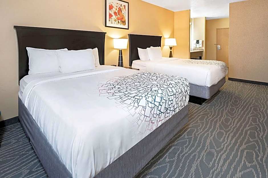 La Quinta Inn & Suites by Wyndham Logan