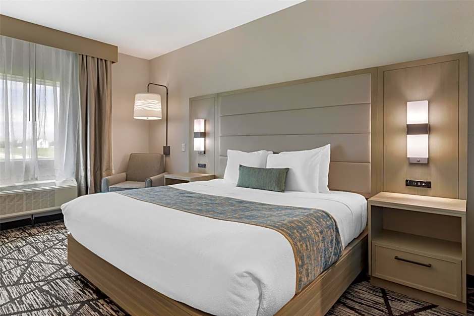 Best Western Plus Mid County