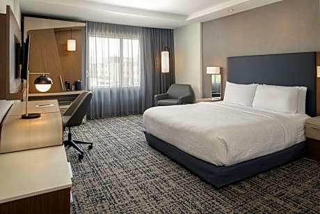 Standard Room, 1 King Bed (Hearing Accessible) (1 King Bed)