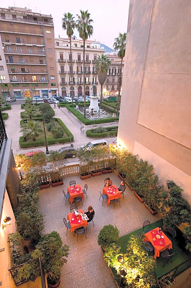 Hotel Joli