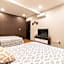 401 Location 3Bdrm 2bath apt with AC Rooftop