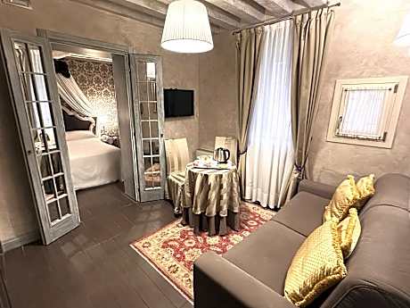 RESIDENCE SUITE Ground Floor Annex Room Only
