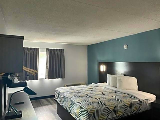 Studio 6 Suites East Syracuse NY Airport