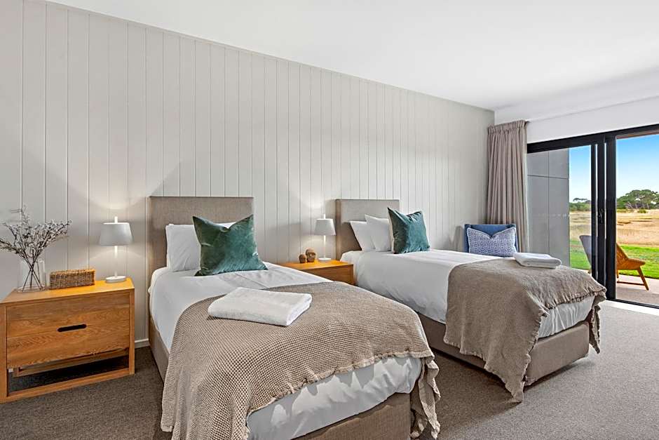 13th Beach Golf Lodges